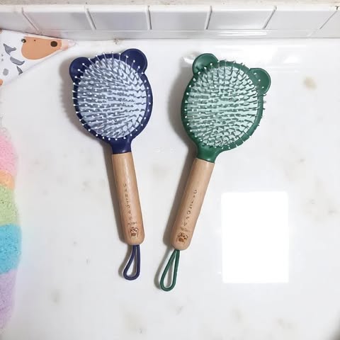"Teddy" The cutest Bear Kiddo Brush